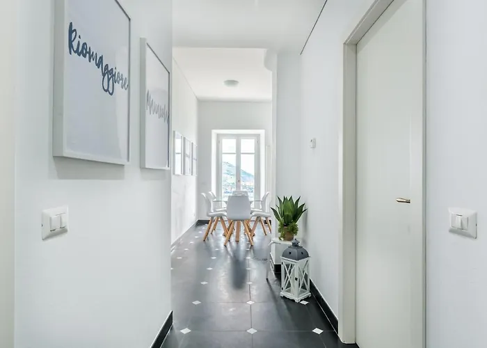 Salty Sky Flat , Terre Marine * Corniglia