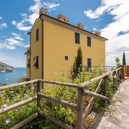 Apartment Salty Sky Flat , Terre Marine