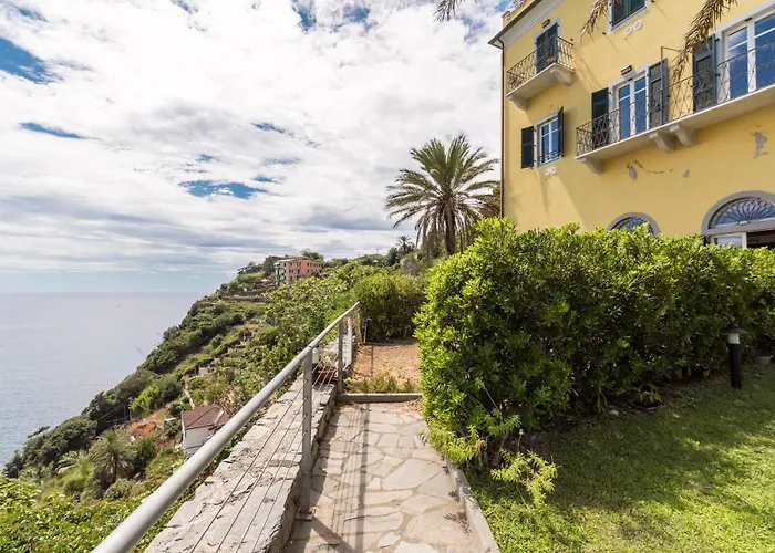 Salty Sky Flat , Terre Marine * Corniglia